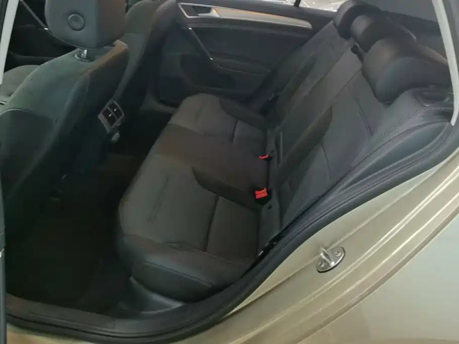 Volkswagen Golf — миниатюра 11