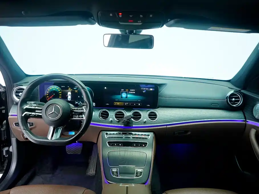 Mercedes-Benz E-Class — миниатюра 2