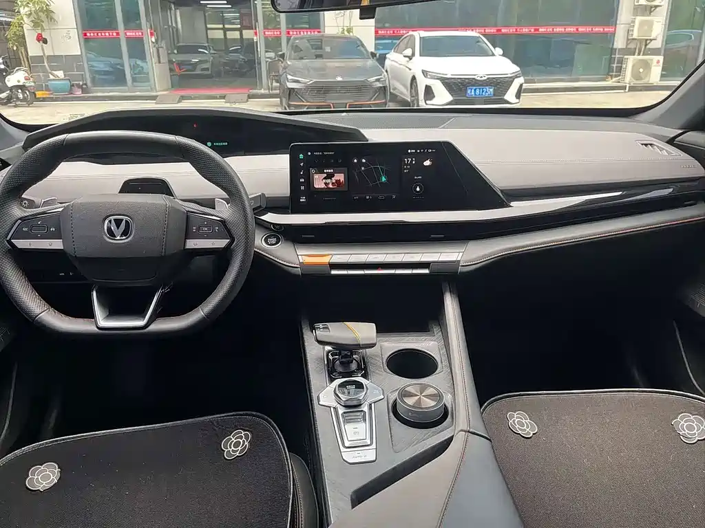 Changan UNI-V — миниатюра 5
