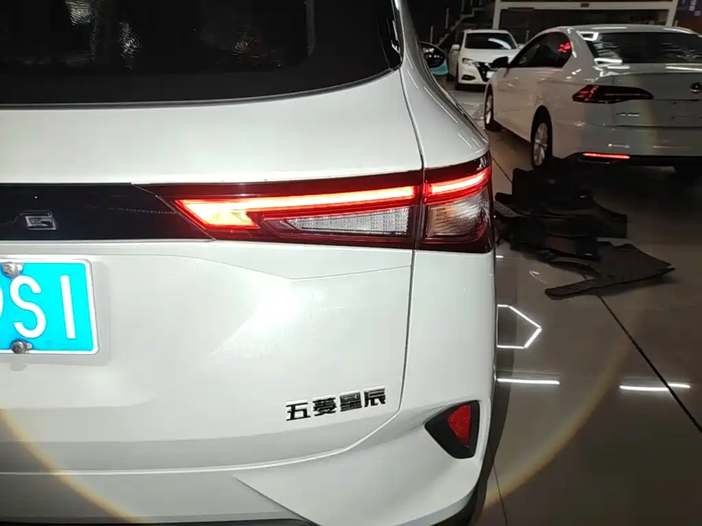 Wuling Xingchen — миниатюра 8