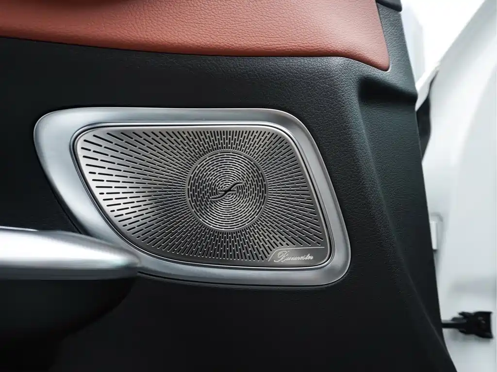 Mercedes-Benz C-Class — миниатюра 11