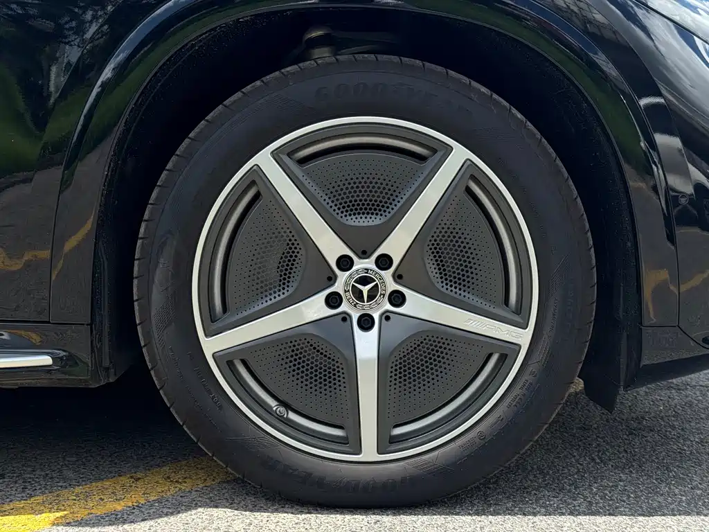 Mercedes-Benz EQS SUV — миниатюра 6