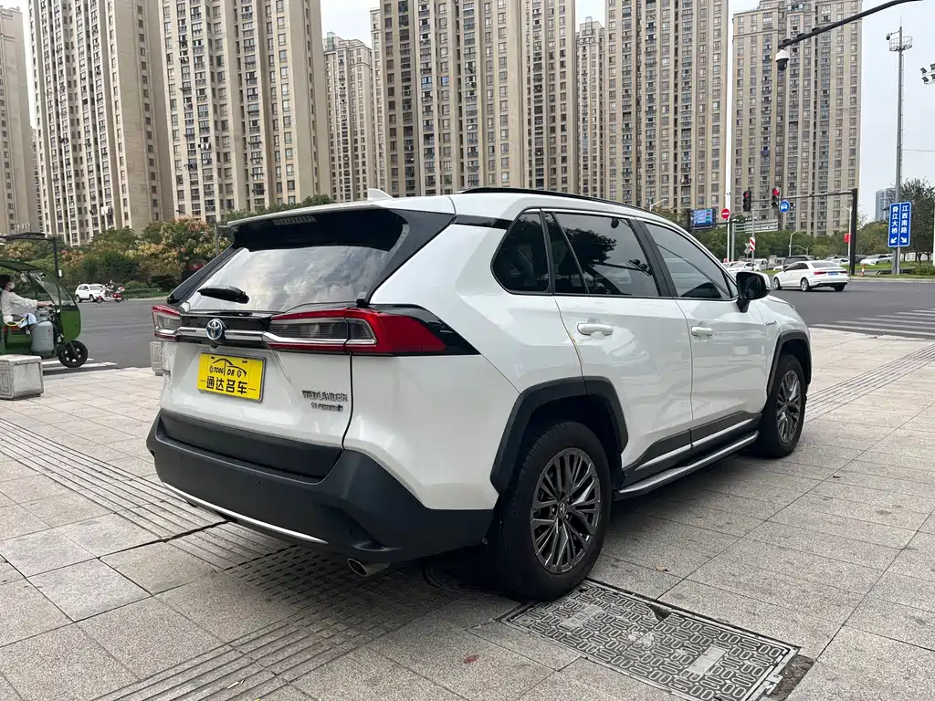 Toyota Wildlander — миниатюра 10