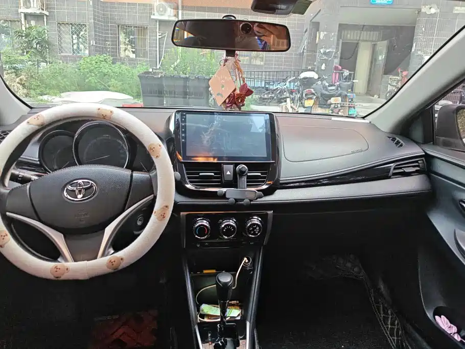 Toyota Yaris L — миниатюра 13