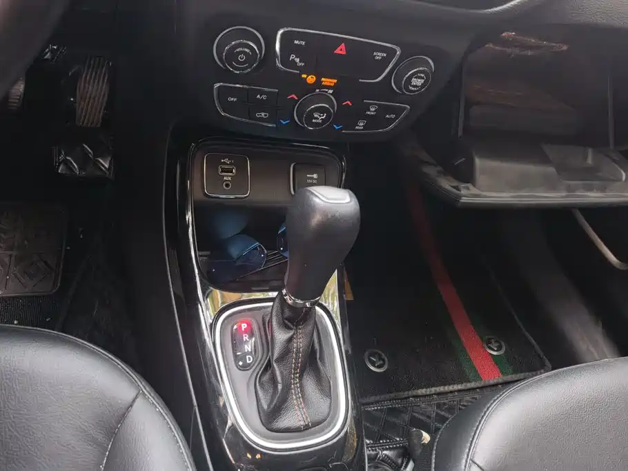 Jeep Compass — миниатюра 16