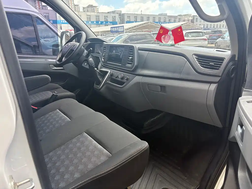 MAXUS V80 — миниатюра 5