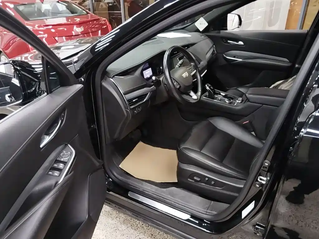 Cadillac XT4 — миниатюра 16
