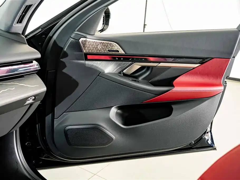 BMW 5 Series — миниатюра 17