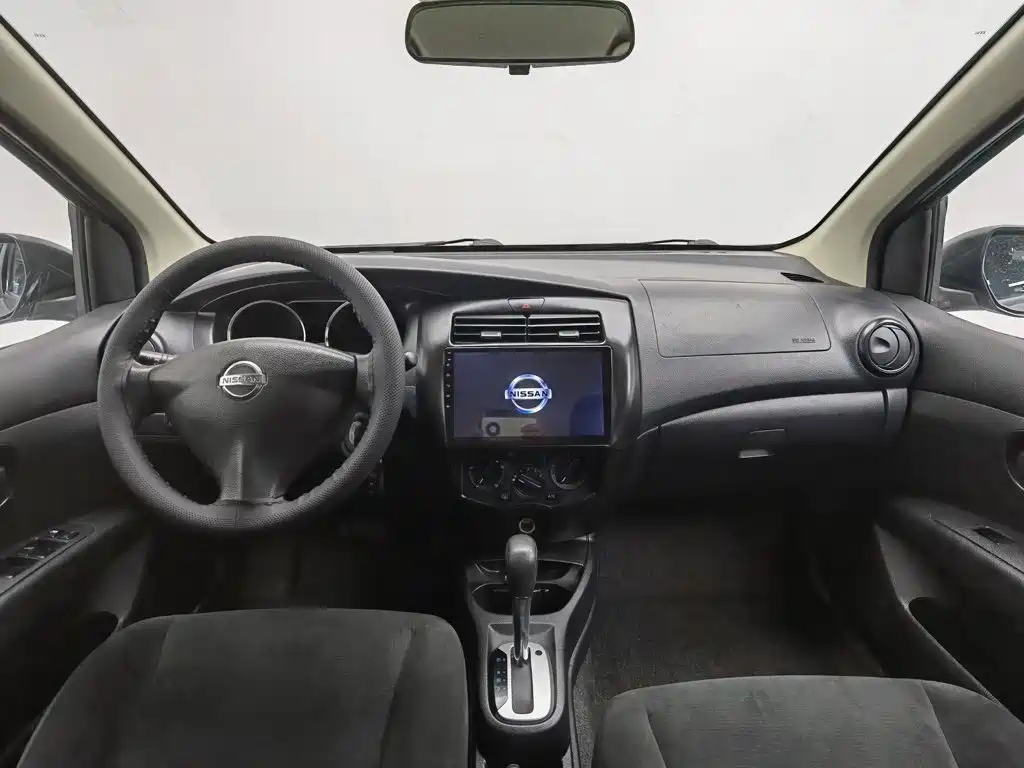 Nissan Livina — миниатюра 5