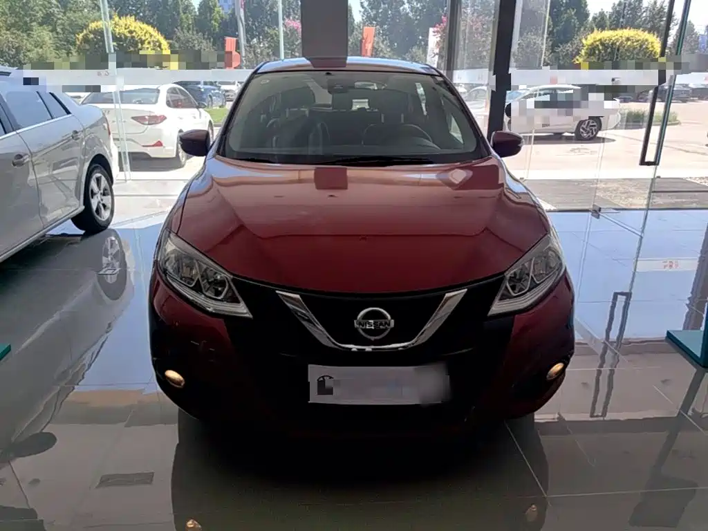 Nissan Tiida — миниатюра 3