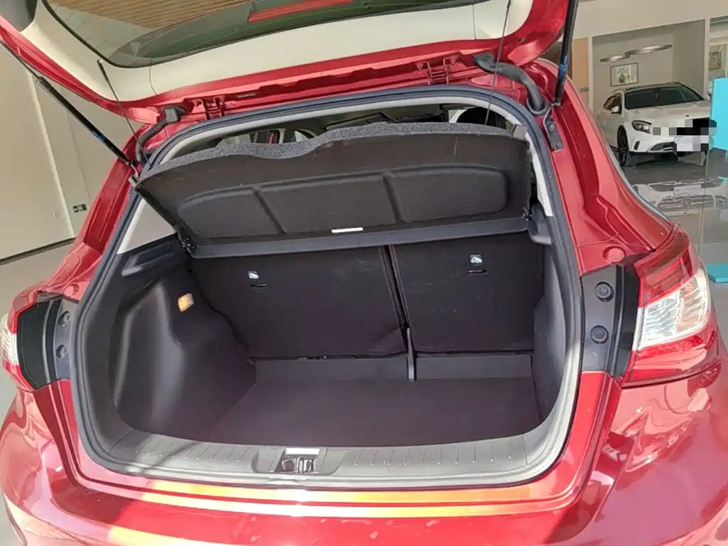 Nissan Tiida — миниатюра 19