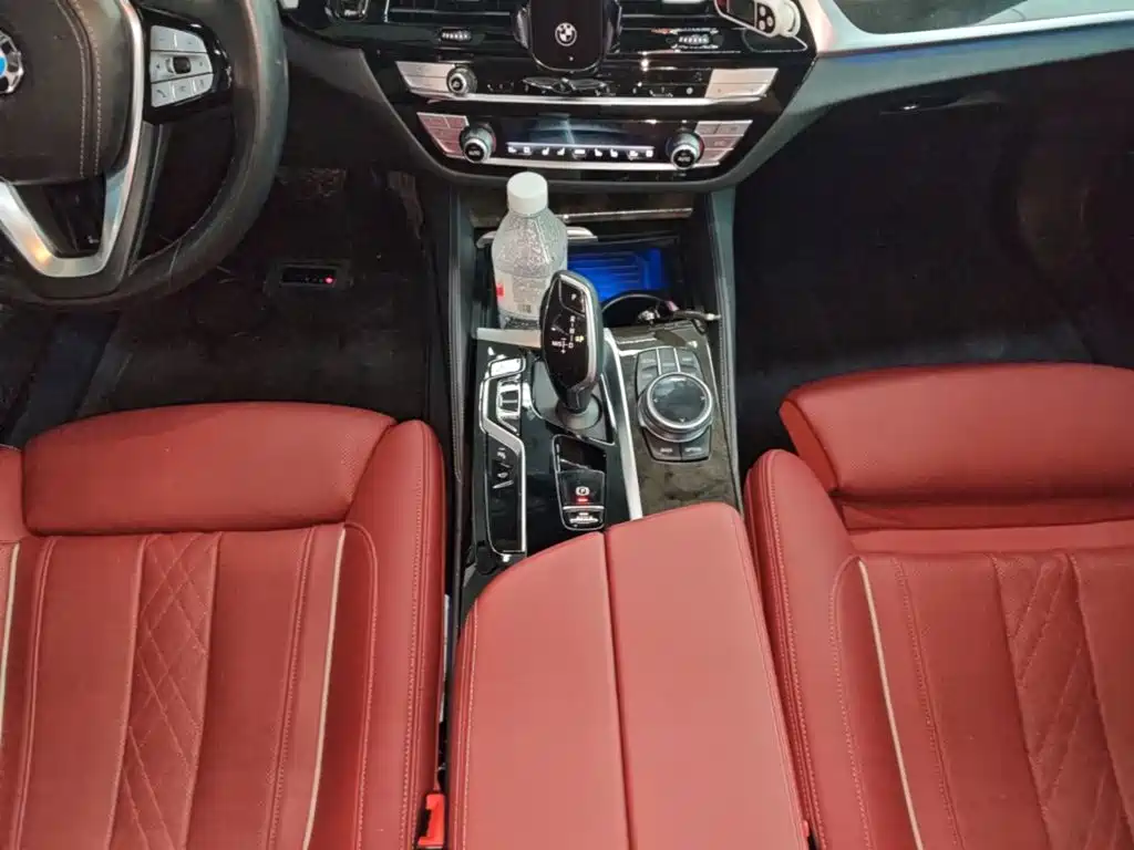 BMW 5 Series — миниатюра 14