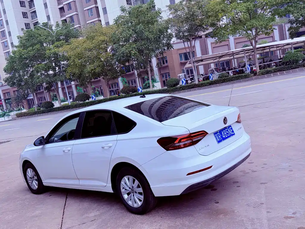 Volkswagen Lavida — миниатюра 6