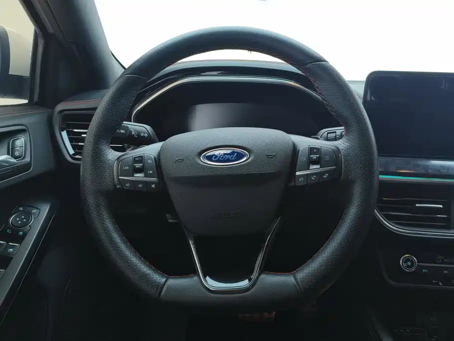 Ford Focus — миниатюра 15