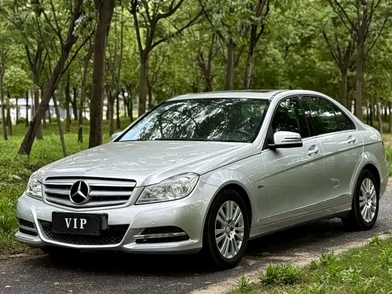 2012 Mercedes-Benz C-klasse - zdjęcie 1 z 19