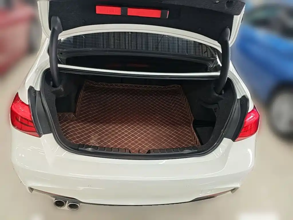 BMW 3 Series — миниатюра 24