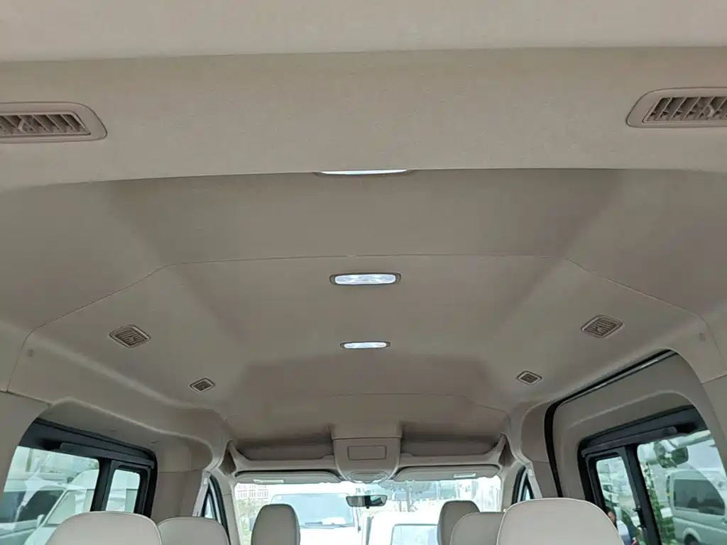 MAXUS V90 — миниатюра 18