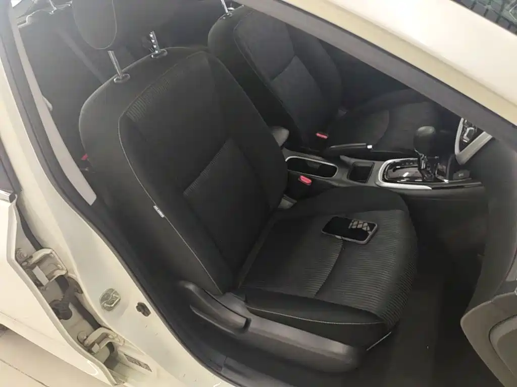 Nissan Tiida — миниатюра 25