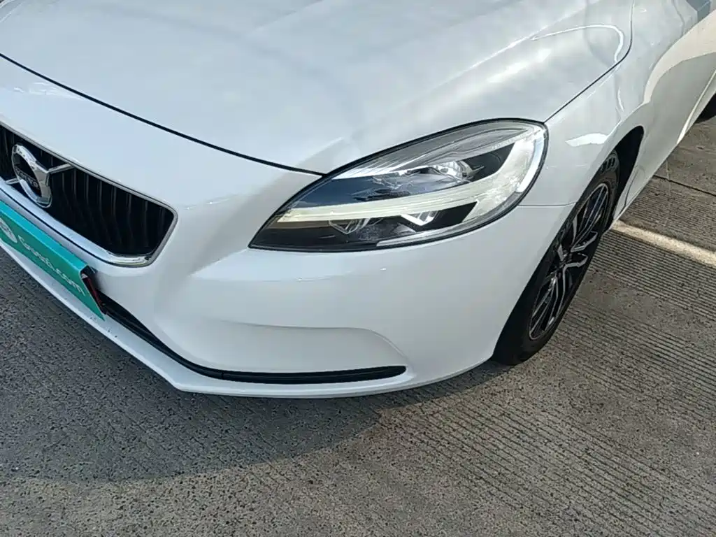 Volvo V40 — миниатюра 24