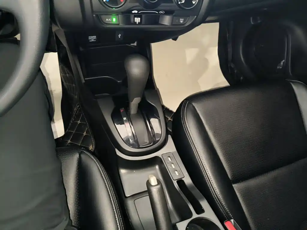 Honda Fit — миниатюра 14