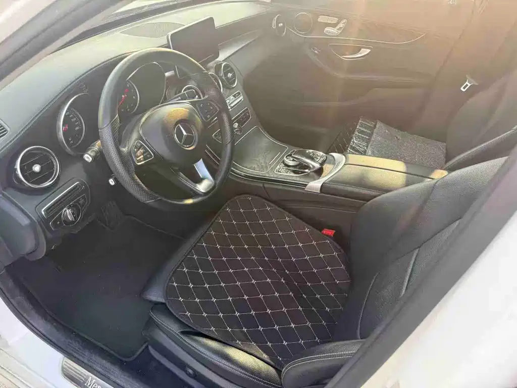Mercedes-Benz C-Class — миниатюра 2