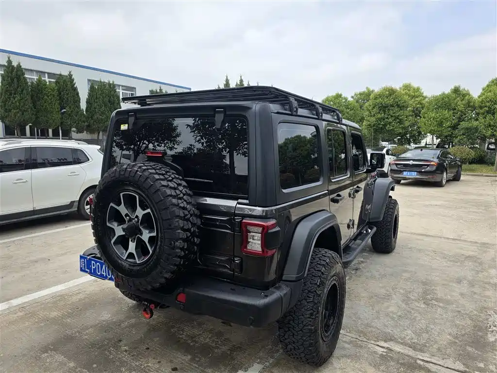 Jeep Wrangler - фото 7