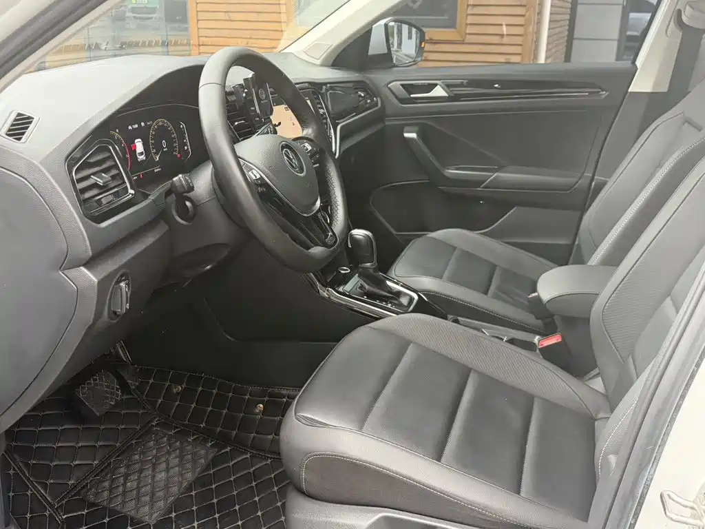 Volkswagen T-Roc — миниатюра 5