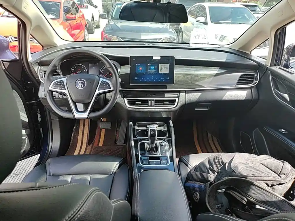 BYD MAX — миниатюра 10
