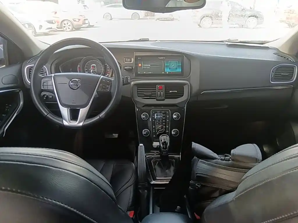 Volvo V40 — миниатюра 10