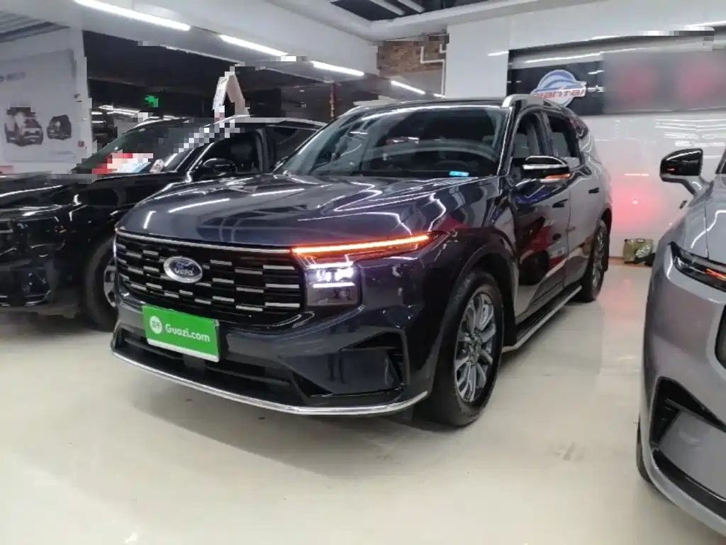 Ford Edge 2023 Sharp Realm L 2.0T EcoBoost 2WD 7-seat Luxury Type