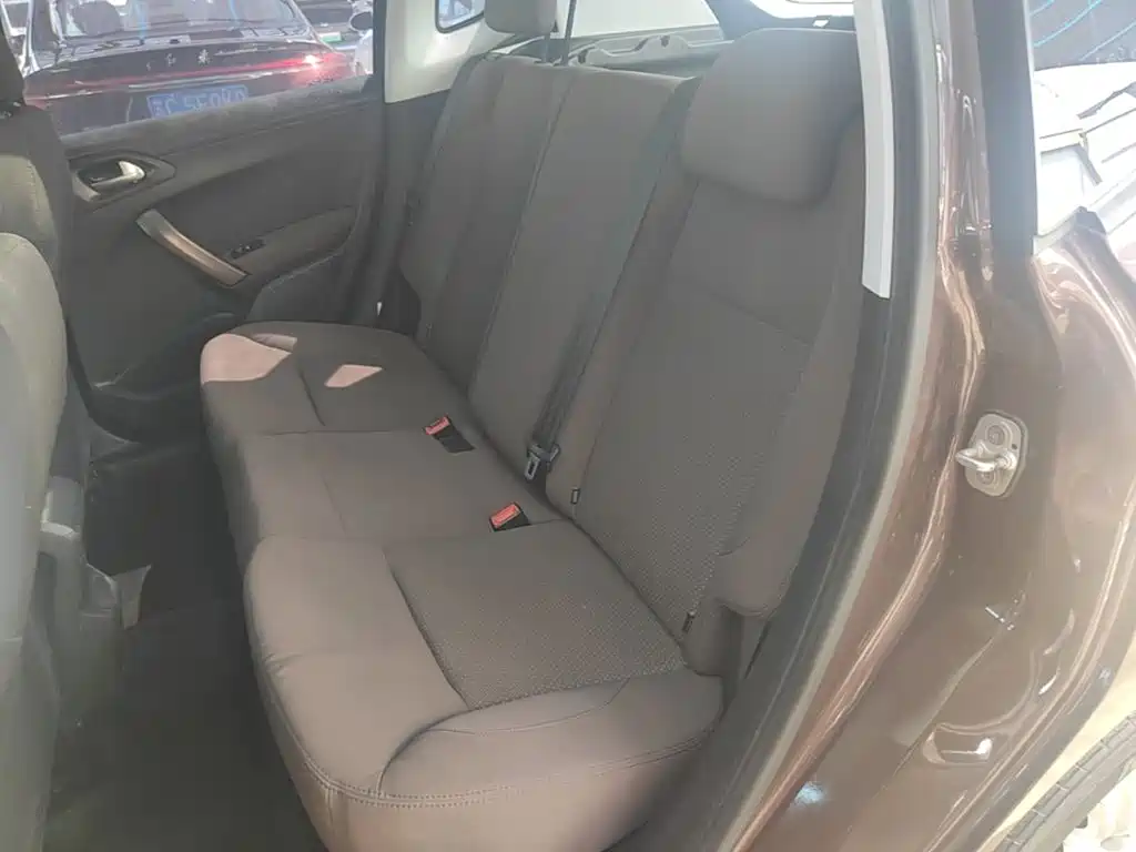 Peugeot 2008 — миниатюра 17