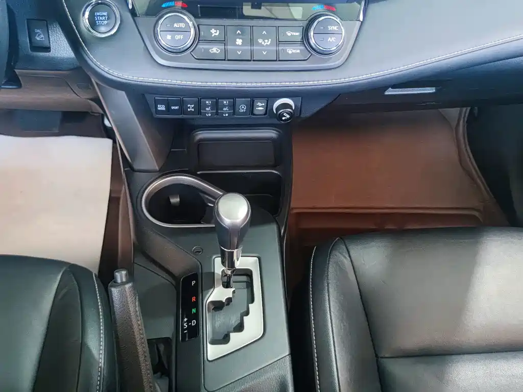 Toyota RAV4 — миниатюра 8