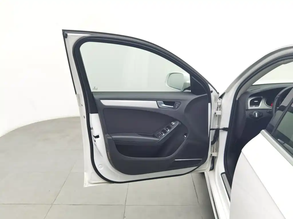 Audi A4L — миниатюра 8