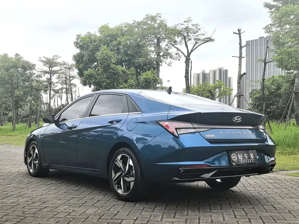 Hyundai Elantra — миниатюра 8
