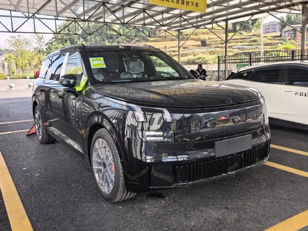 Lynk & Co 900 — миниатюра 3
