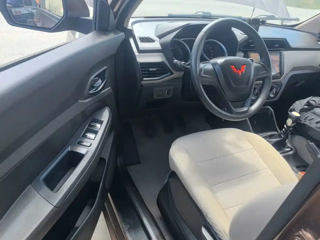 Wuling Hongguang — миниатюра 16