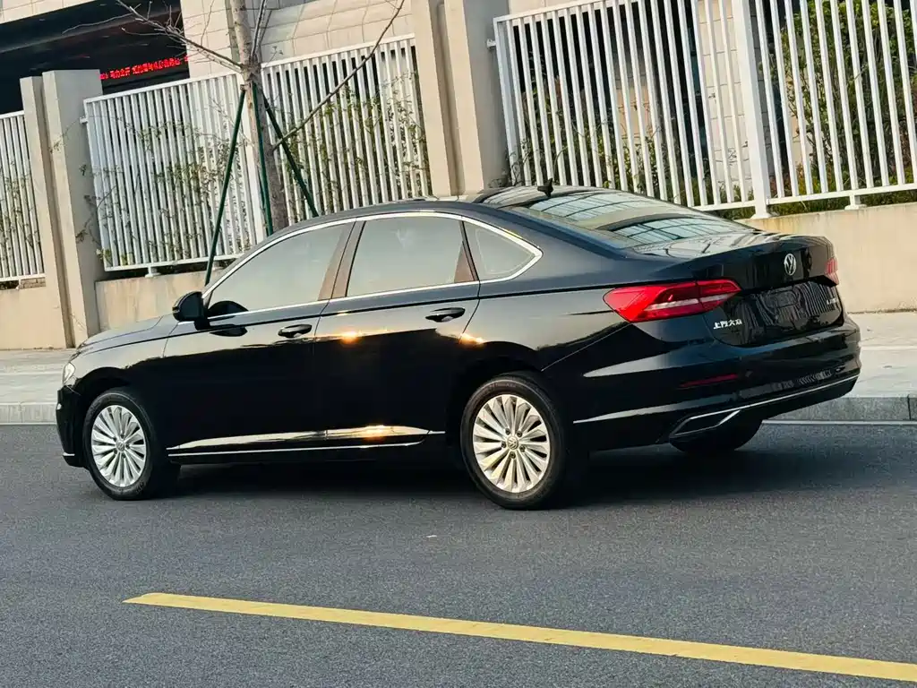 Volkswagen Lavida — миниатюра 3