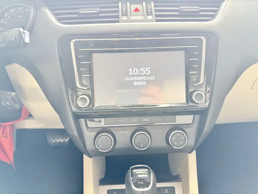 Skoda Octavia — миниатюра 14