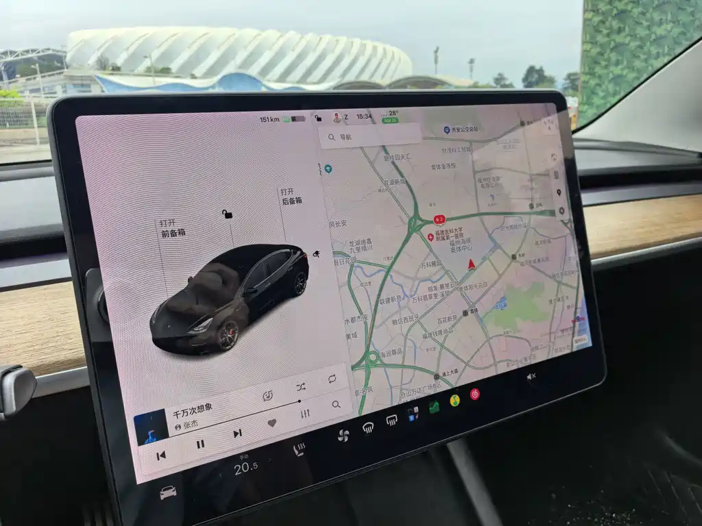 Tesla Model 3 — миниатюра 15