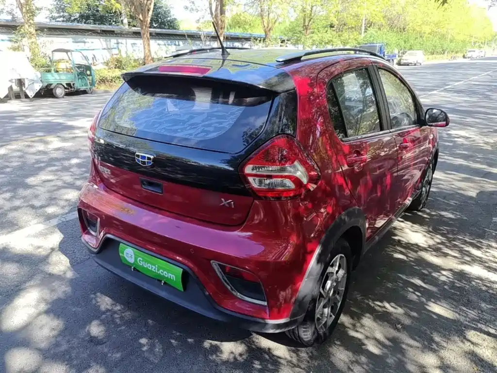 Geely Vision X1 — миниатюра 7