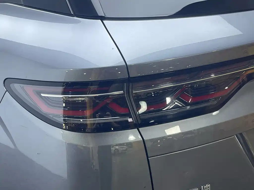 BYD L DM-i — миниатюра 12