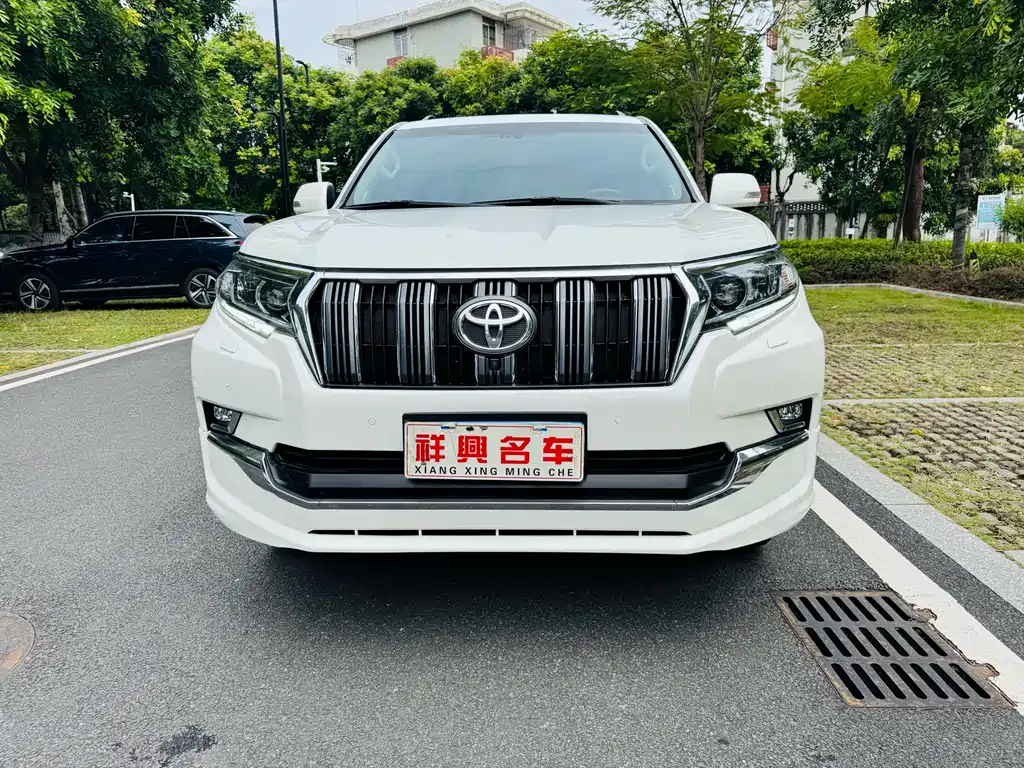 TOYOTA PRADO