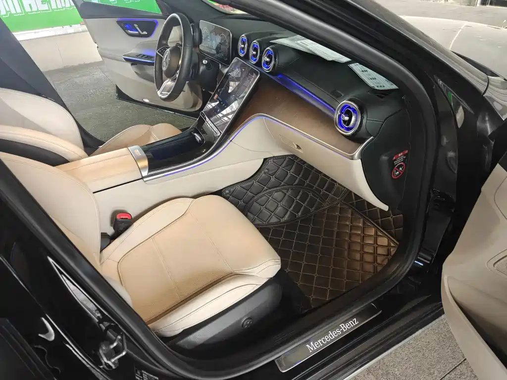 Mercedes-Benz C-Class — миниатюра 6