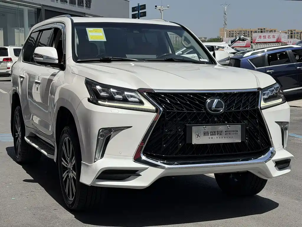 Lexus LX 2018