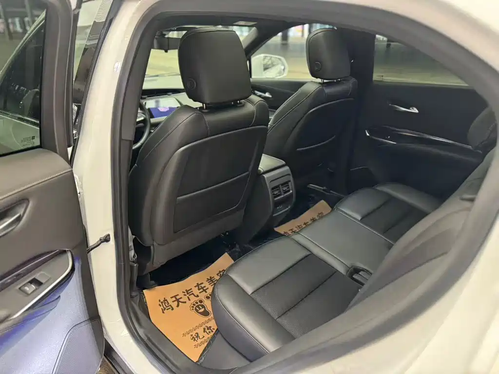 Cadillac XT4 2022 28T