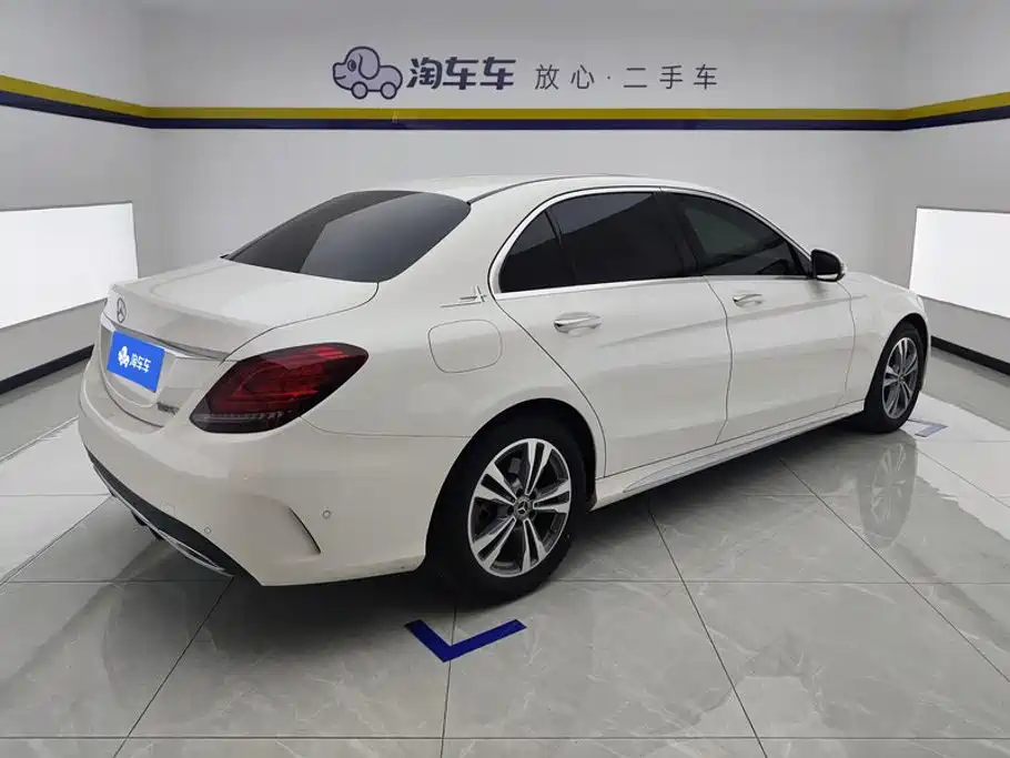 Mercedes-Benz C-Class — миниатюра 3