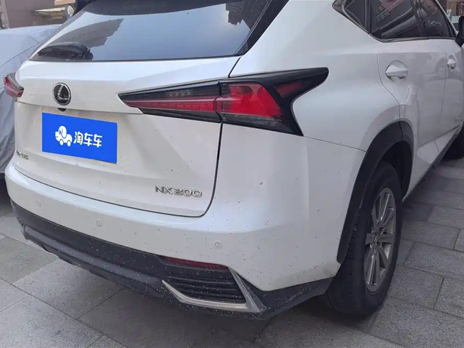 Lexus NX 2018 200 VI