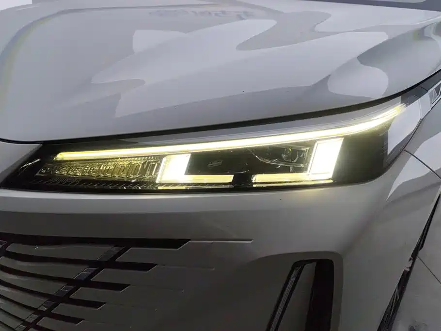 Changan Eado — миниатюра 5