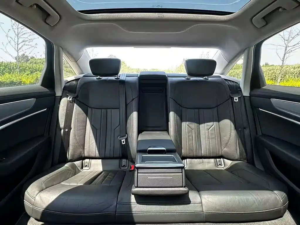 Audi A6L — миниатюра 9