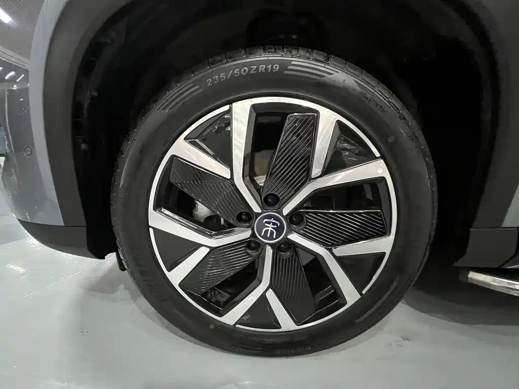 BYD L DM-i — миниатюра 9